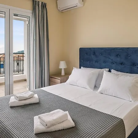 Evangelia's - 3 Bedroom Sea View شقة
