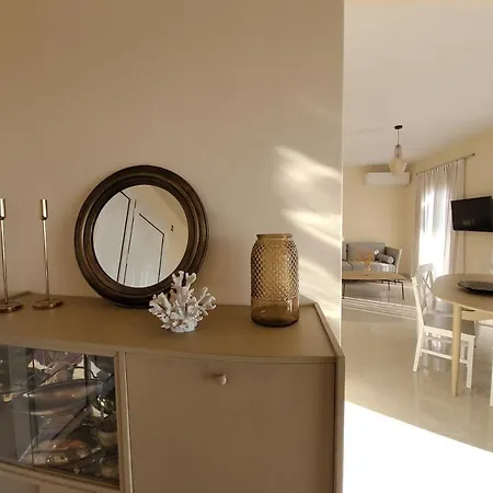 Evangelia's - 3 Bedroom Sea View Apartment