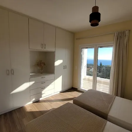 Evangelia's - 3 Bedroom Sea View *